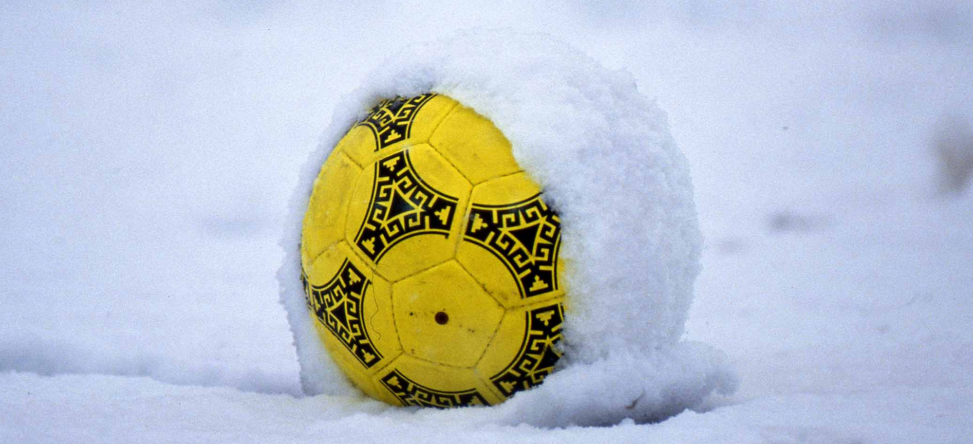 Football in the snow; FC Porto v Peñarol, Tokyo, 1987